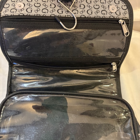 GUESS Signature Gray Portable Hanging Toiletry Travel Bag Makeup Bag Medium - Picture 5 of 12
